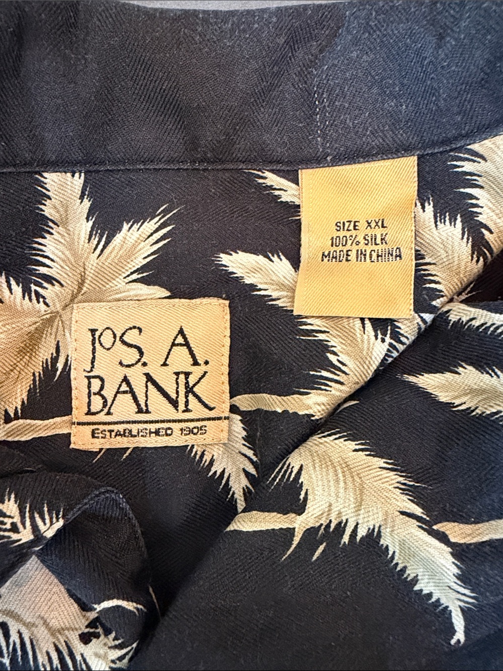 JoS. A. Bank - Men's Black Palm-Print Short-Sleeve Shirt - Picture 3 of 3